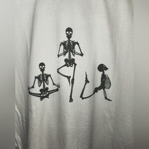 Yogi Skeletons 💀 Brand New!         Super Soft Bella T